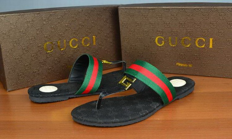 Gucci Slippers Woman--080